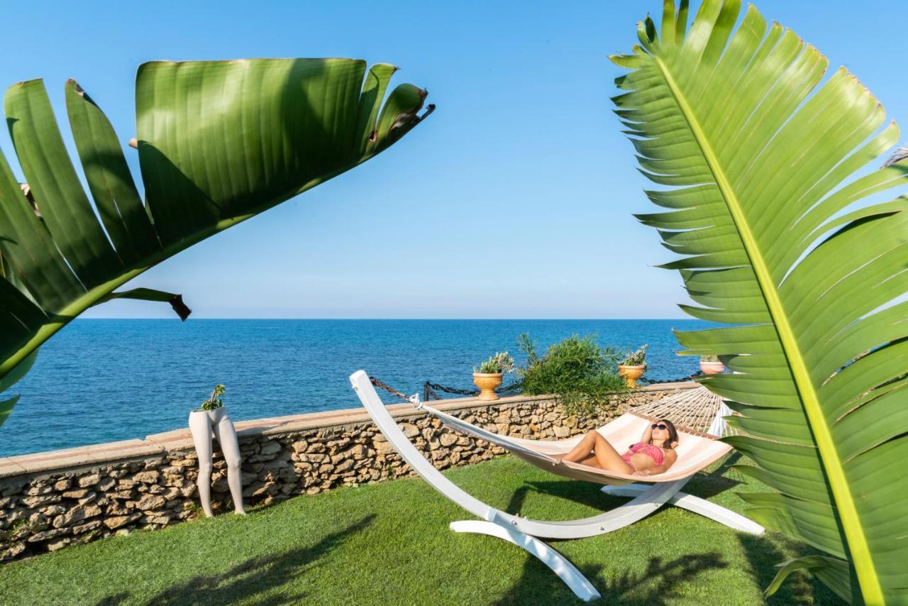 Hotel Lido Degli Scogli 克罗托内 外观 照片